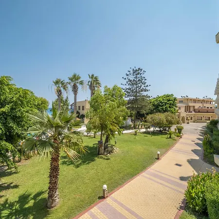 阳光罗德岛酒店 酒店 4*