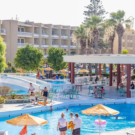 阳光罗德岛酒店 酒店