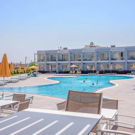 阳光罗德岛酒店 4*