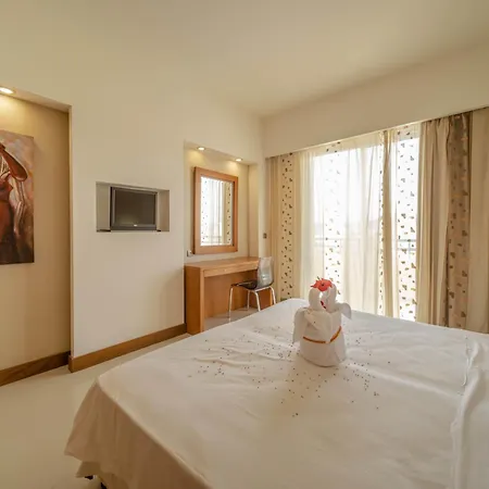 阳光罗德岛酒店