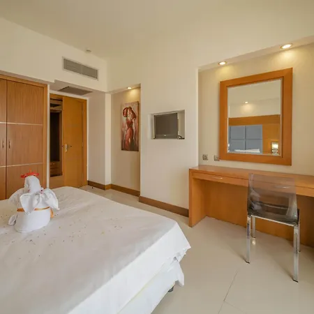 酒店 阳光罗德岛酒店 4*